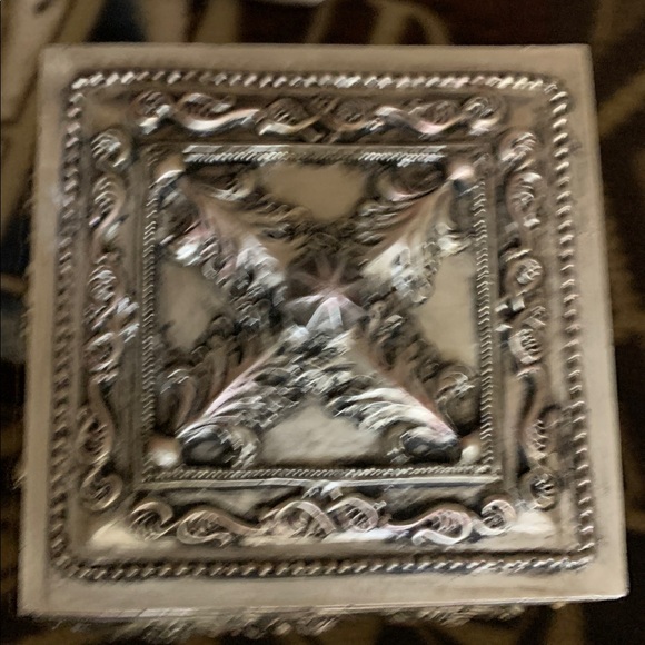 Ornate Silver Jewelry Box Pre-Owned length 6x6 - Picture 6 of 8